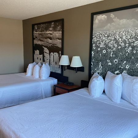 Super 8 By Wyndham Colorado Springs Airport Μοτέλ Εξωτερικό φωτογραφία