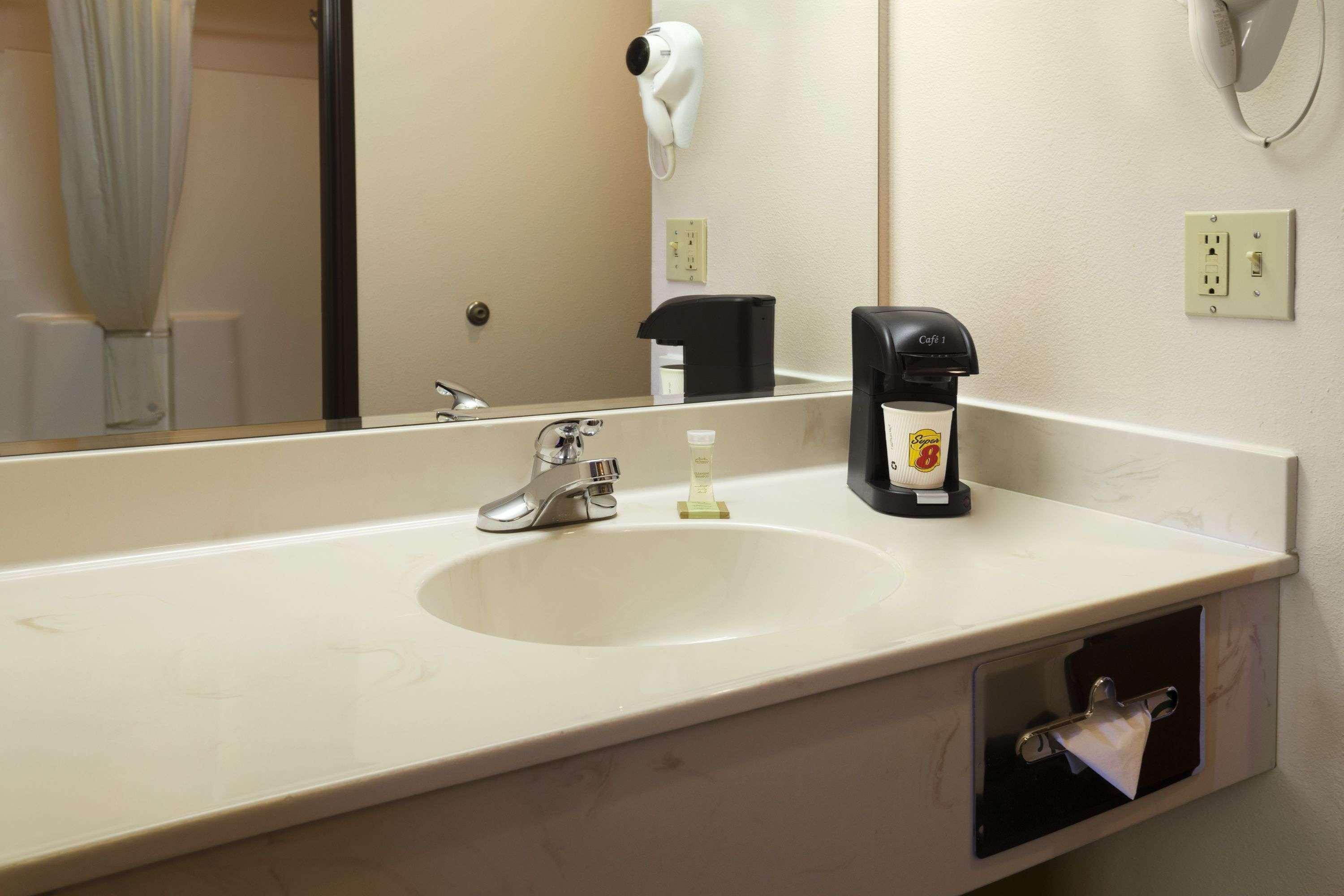 Super 8 By Wyndham Colorado Springs Airport Μοτέλ Εξωτερικό φωτογραφία